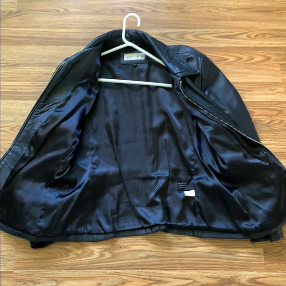 Leather jacket - Picture 9 of 9
